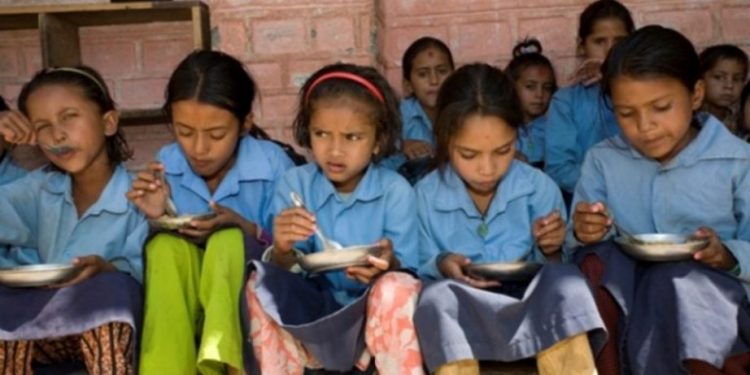 शिक्षामा झन्डै २ खर्ब रुपैयाँको बजेट, ६ कक्षासम्मका विद्यार्थीले दिवा खाजा पाउने