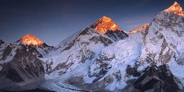 कामीरिता आफ्नै कीर्तिमान तोड्दै पुनः सगरमाथाको शिखरमा