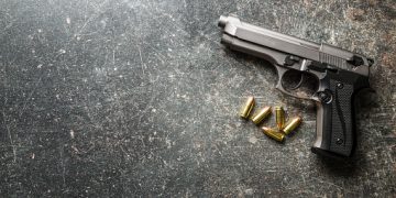 ख्याल ख्यालमै गोली चलाउँदा एक युवक घाइते