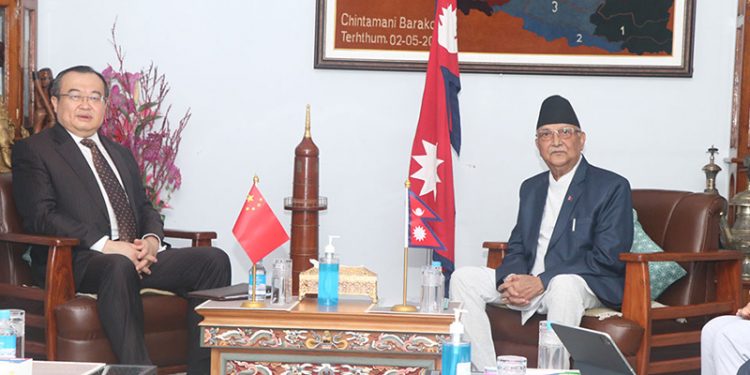 चिनियाँ कम्युनिष्ट पार्टीका विदेश विभाग प्रमुख लिउ  र नेकपा एमाले अध्यक्ष ओली बीच भेटवार्ता