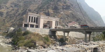 आजदेखि खुल्यो रसुवागढी नाका, आउन थाले रोकिएका कन्टेनर