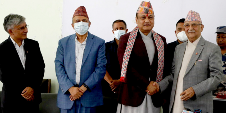 नेपाल प्रहरीका पूर्वमहानिरीक्षक सर्वेन्द्र खनाल नेकपा (एमाले)मा प्रवेश