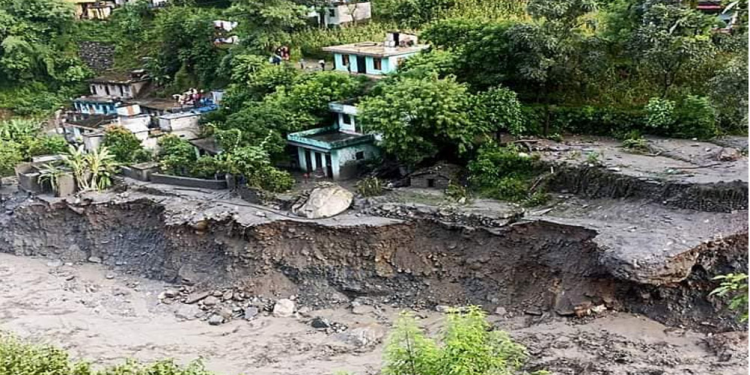 बाढी र पहिरोमा परि दार्चुलामा ११ जना बेपत्ता, खोजी चल्दै