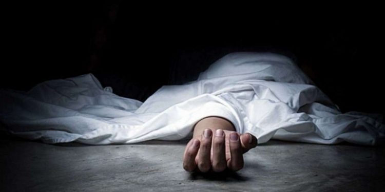 रोजगारीका सिलसिलामा भारतमा रहेका शेरबहादुर घर फर्किए लगत्तै श्रीमतीको हत्या गरी फरार