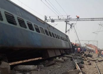 पाकिस्तानमा भारी वर्षा र बाढीका कारण रेल दुर्घटनामा पर्दा १९ जनाको ज्यान गयाे