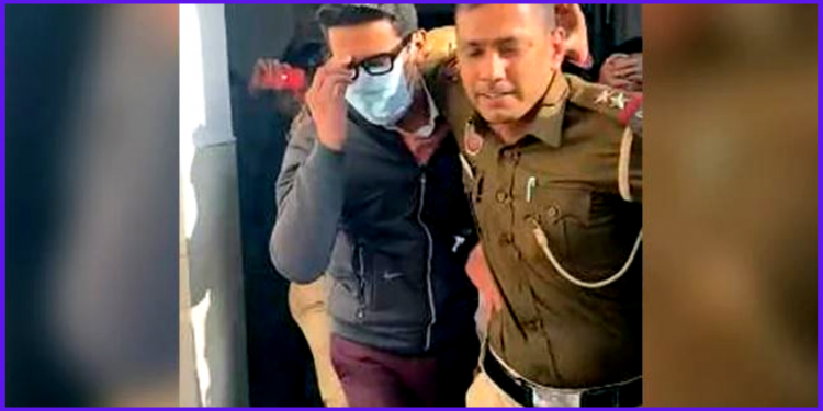 विमानमा सहयात्रीमाथि पिसाब गरेको आरोपमा एक भारतीय पक्राउ