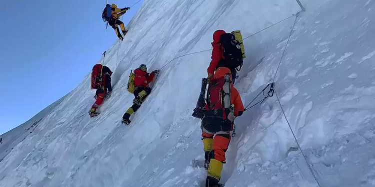 आज अन्नपूर्ण आरोहण दिवस : म्याराथन तथा पदयात्रा कार्यक्रमका साथ मनाईंदै