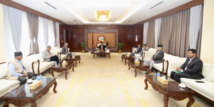 संसद अवरोध हटाउने विषयमा शीर्ष नेताहरुको छलफल बालुवाटारमा जारी