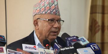 अन्धाधुन्ध मूल्यवृद्धि भइरहेकाे छ, सरकारले नियन्त्रण गर्न सकेन : माधव नेपाल