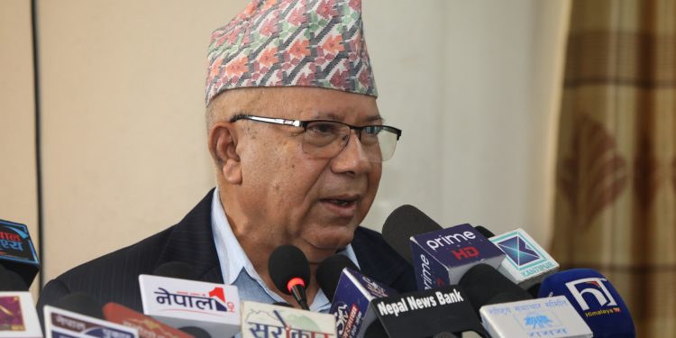 अन्धाधुन्ध मूल्यवृद्धि भइरहेकाे छ, सरकारले नियन्त्रण गर्न सकेन : माधव नेपाल