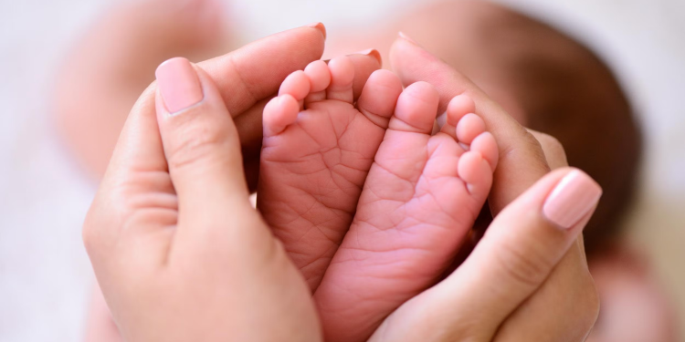 १६ वर्षीय बालकसँग शारीरिक सम्पर्क गर्दा गर्भवती भएकी १३ वर्षीया बालिकाले छोरा जन्माइन्