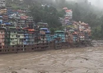 सिक्किममा ठूलाे वर्षापछि आएको बाढीले सेनाका २३ जवान बेपत्ता