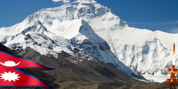 सगरमाथाको आधारशिविर कालापत्थरमा राष्ट्रिय झण्डा फहराइने