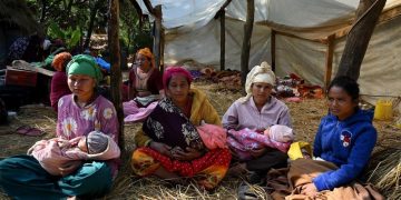 भूकम्प प्रभावित क्षेत्रमा चिसोको मार, सुत्केरी, बालबालिका र ज्येष्ठ नागरिक थप समस्या झेल्दै