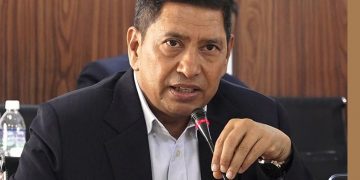 त्रिपालमुनि बसिरहेका भूकम्प पीडितलाई छानामुनि ल्याउन सरकार केन्द्रित छ : उपप्रधानमन्त्री श्रेष्ठ