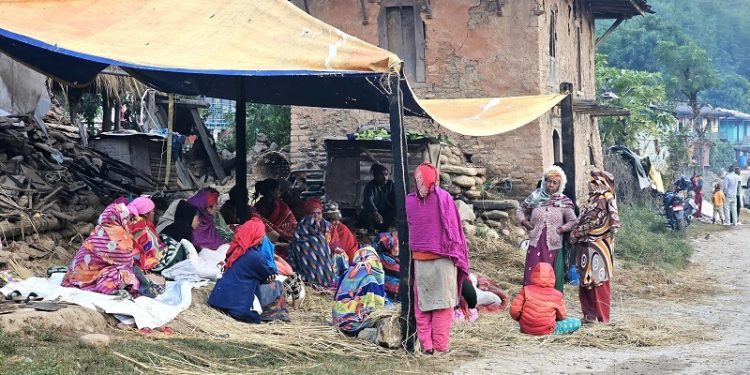 भूकम्प प्रभावितहरु चिसोको मारमा, राहत वितरणमा ढिलाइ