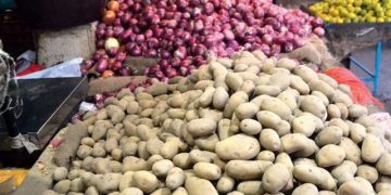 भ्याट फिर्ताको माग गर्दै व्यापारीले आलु र प्याजको कारोबार बन्द गरे