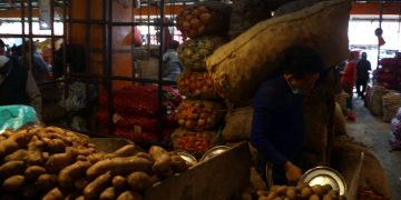 चार दिन पछि बजारमा आलुको कारोबार शुरु : प्याज भने अभाव