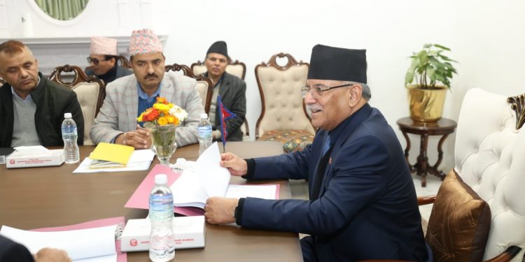 वीर अस्पतालमा आउने बिरामीले गुनासो गर्ने अवस्था आउनु हुन्न : प्रधानमन्त्री