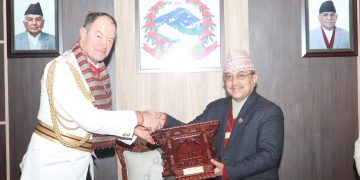 उपप्रधानमन्त्री खड्कासँग बेलायतका सेनाध्यक्ष प्याट्रिकको भेटवार्ता
