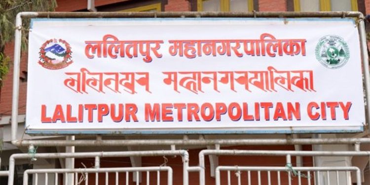 नवीकरण नभएका र स्वीकृति नलिइकन राखेका विज्ञापन बोर्ड हटाउने ललितपुर महानगरको आग्रह