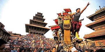 भक्तपुरमा मनाइने प्रसिद्ध बिस्केट जात्रा आजदेखि