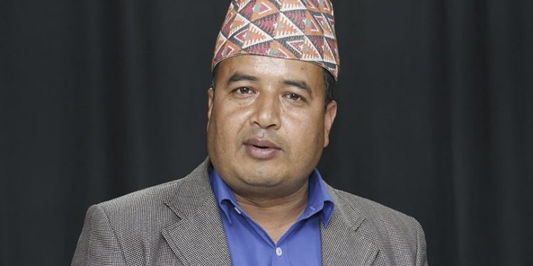 महेश बस्नेतविरूद्ध जबरजस्ती गर्भपतन गराएको र बलात्कार गरेको आरोप लगाउँदै प्रहरीमा जाहेरी