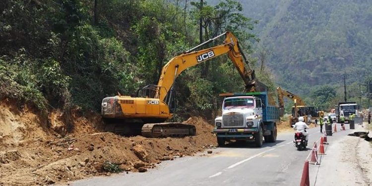 नौबिसे–मलेखु सडक आजदेखि १५ दिनसम्म रातमा पाँच घण्टा बन्द हुने