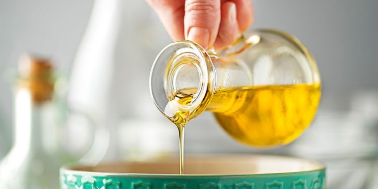 दसैँतिहार आउनै लाग्दा खानेतेलको मूल्यमा वृद्धि