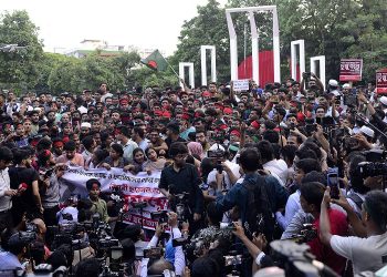बङ्गलादेशमा राष्ट्रपति भवन ’बङ्गभवन’  प्रदर्शनकारीहरूद्वारा  कब्जा
